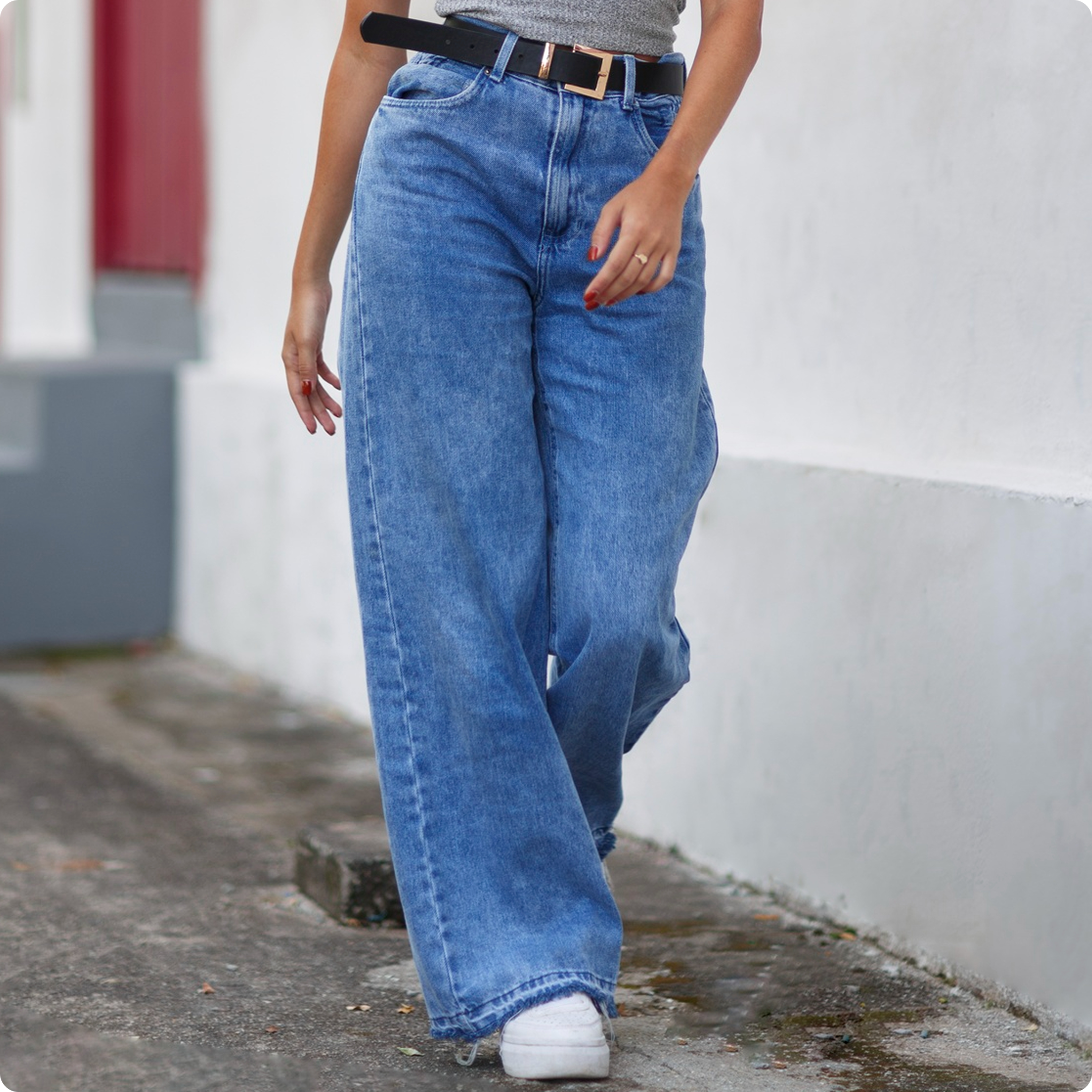 High-Contrast Indigo Jeans-3